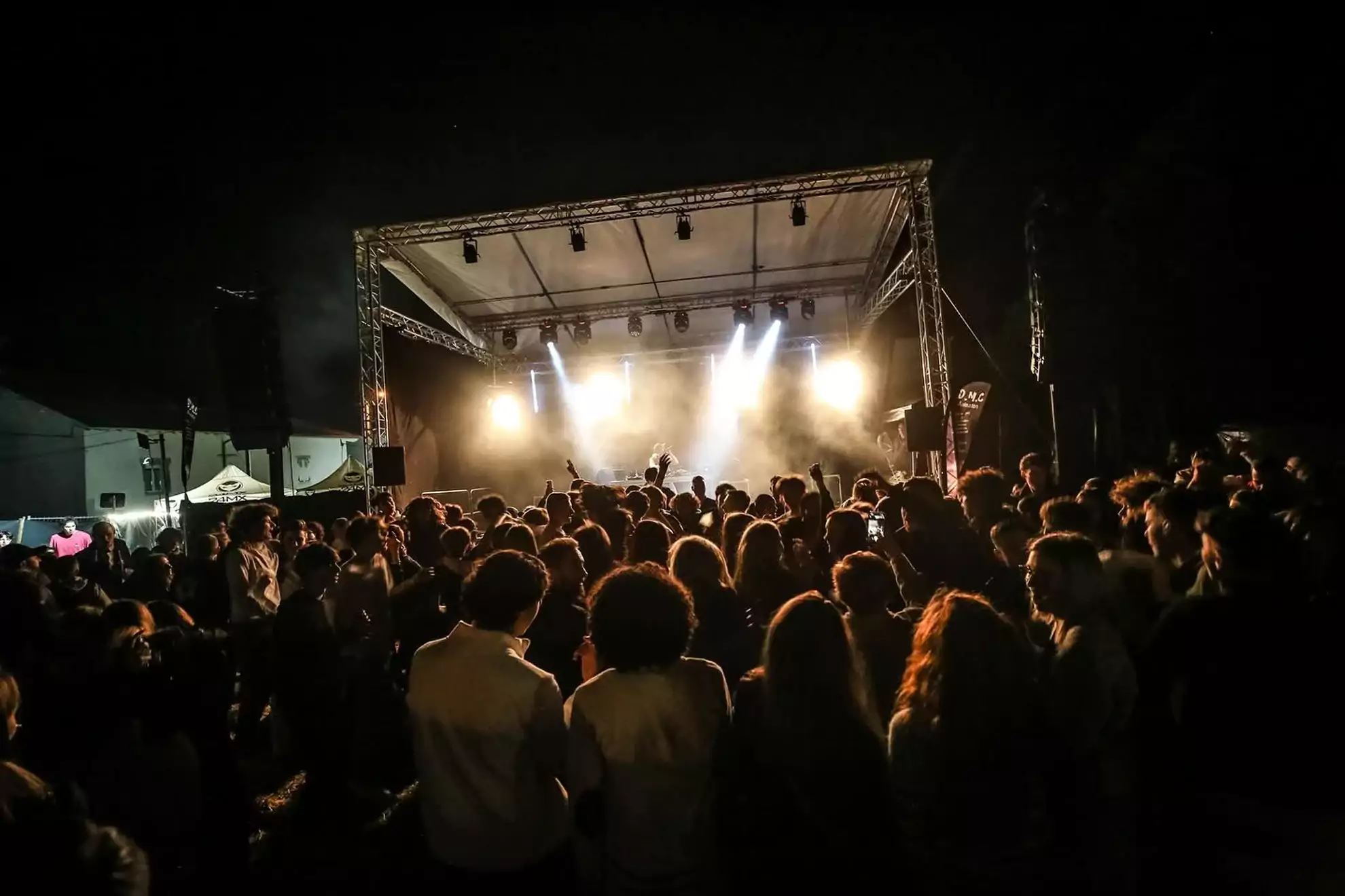 chris aeson animation bal dans l'ain